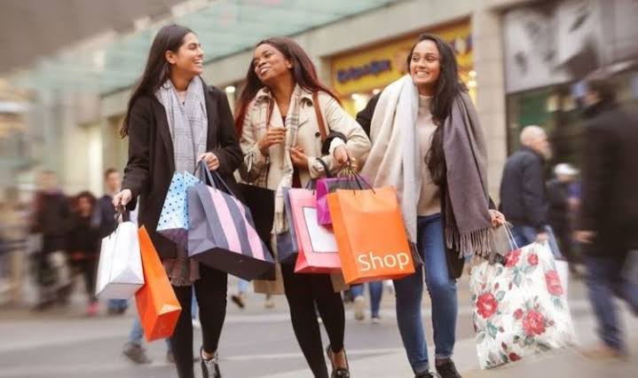 5 People You Should Never Go Shopping With