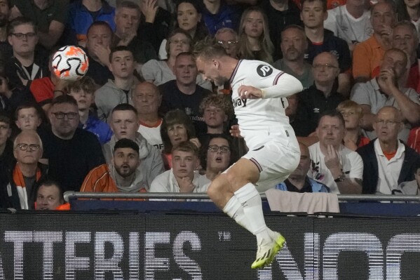 West Ham Go Top Of Premier League Table With Win Over Luton Town