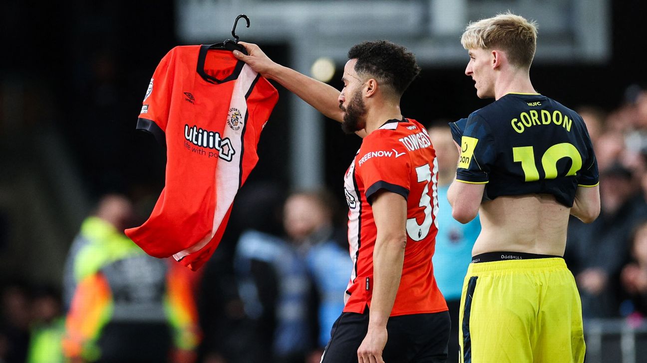 Luton 1-0 Newcastle: Townsend Holds Lockyer’s Shirt In Celebration