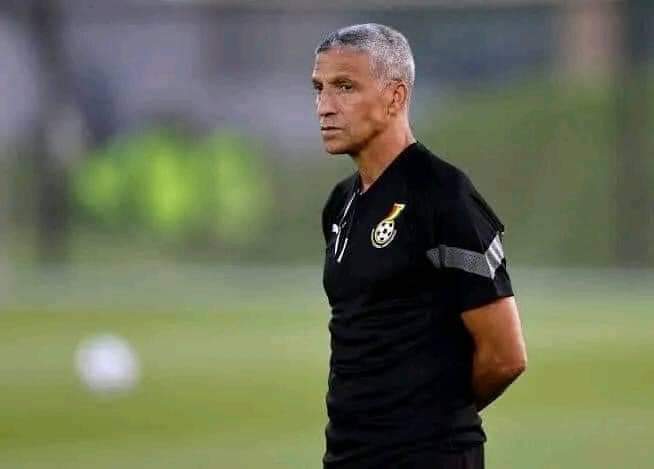 Ghana Coach Chris Houghton Attacked In Team’s Hotel By Hoodlum