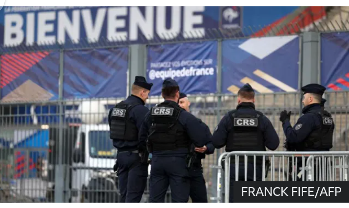 Man And Boy Arrested In Paris With €10m Jewellery Haul Hidden in Underwear