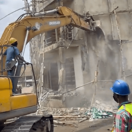 Lagos Govt Pulls Down Illegally Constructed Buildings At Trade Fair Complex